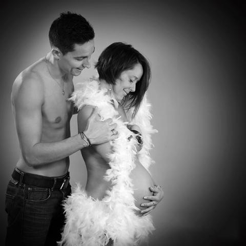 shooting photo grossesse en couple et en studio à Montpellier